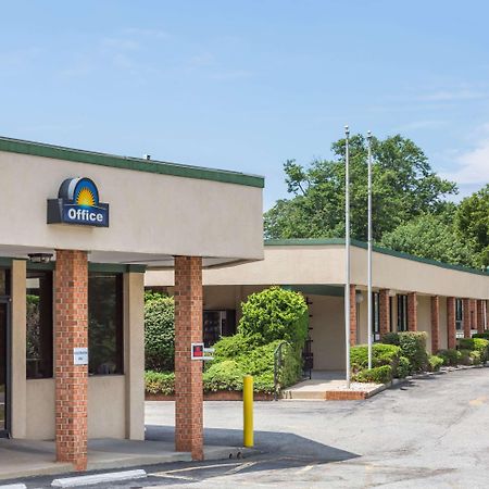 Days Inn By Wyndham Bedford Buitenkant foto