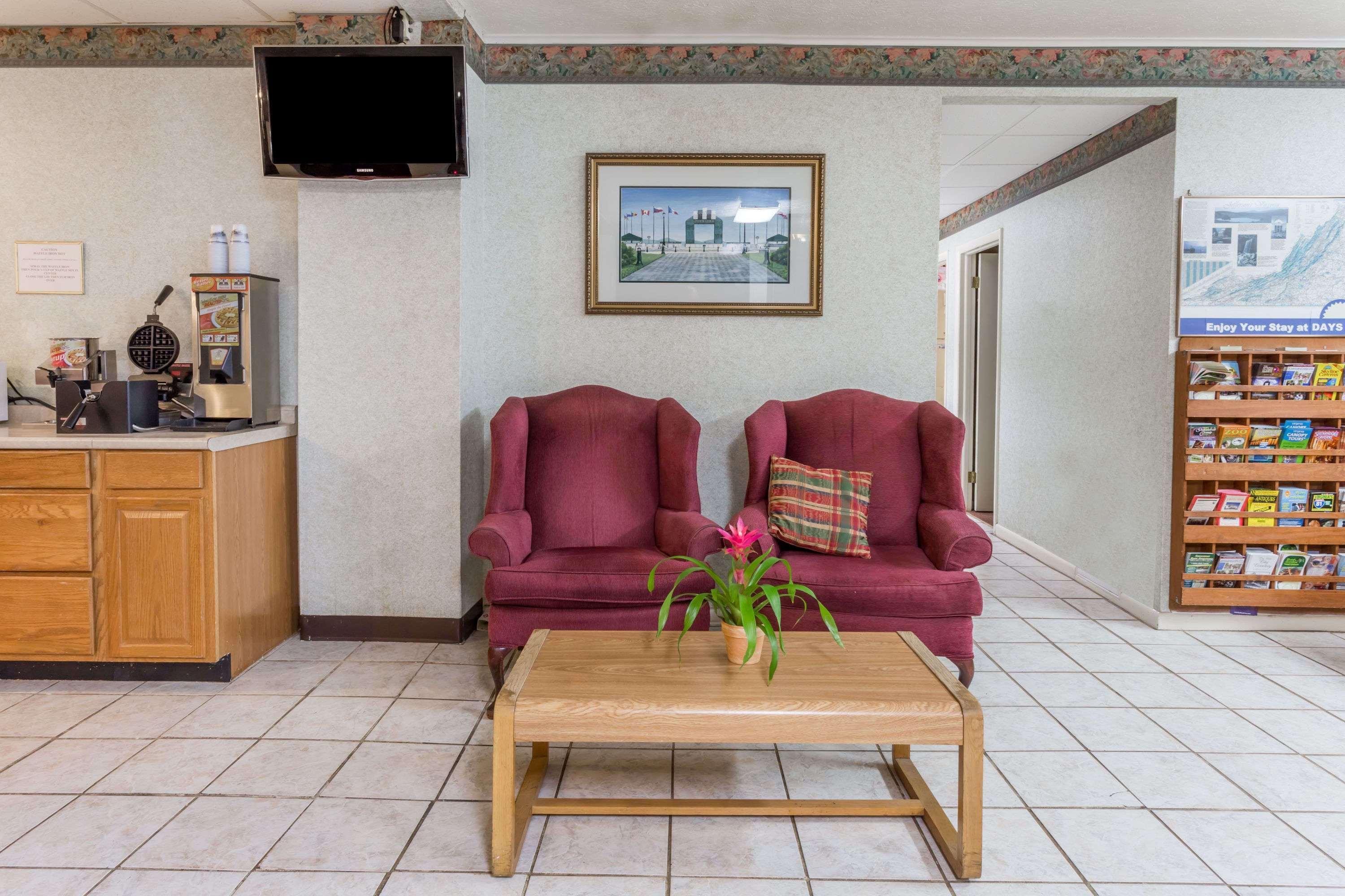Days Inn By Wyndham Bedford Buitenkant foto