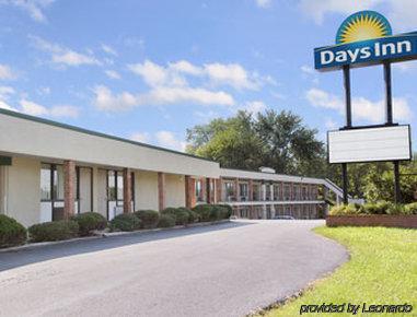 Days Inn By Wyndham Bedford Buitenkant foto